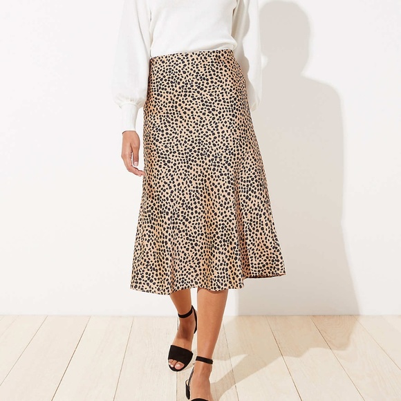 LOFT Dresses & Skirts - Leopard Print Pull On Midi Skirt